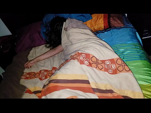❤️ Nevlastní syn buzeruje svou mladou nevlastní matku, zatímco ona spí. Anal porno u cs.pornplaybb.ru ❌️❤